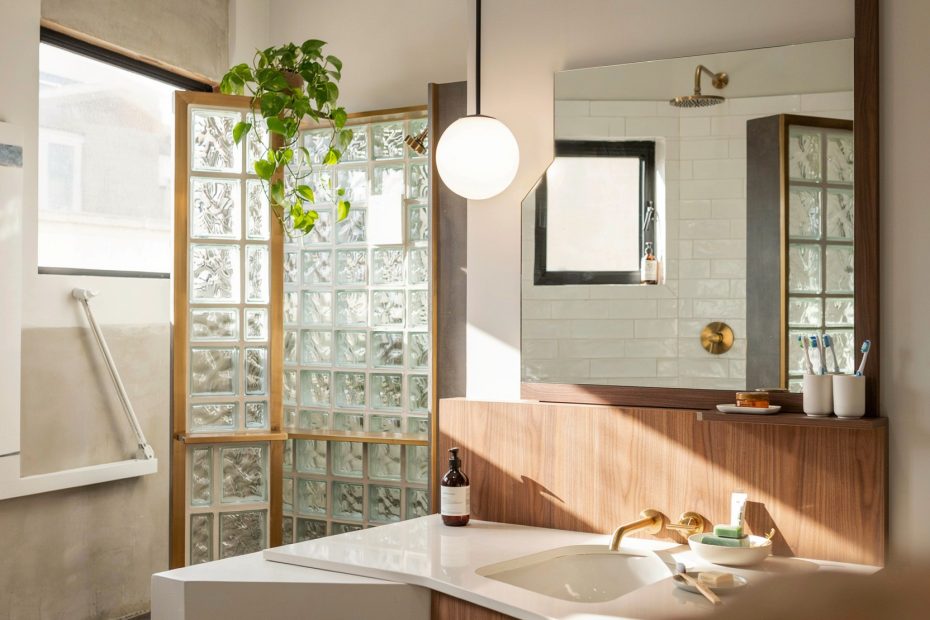 Brown Tile Bathroom Design: How to Make It Look Chic and Modern