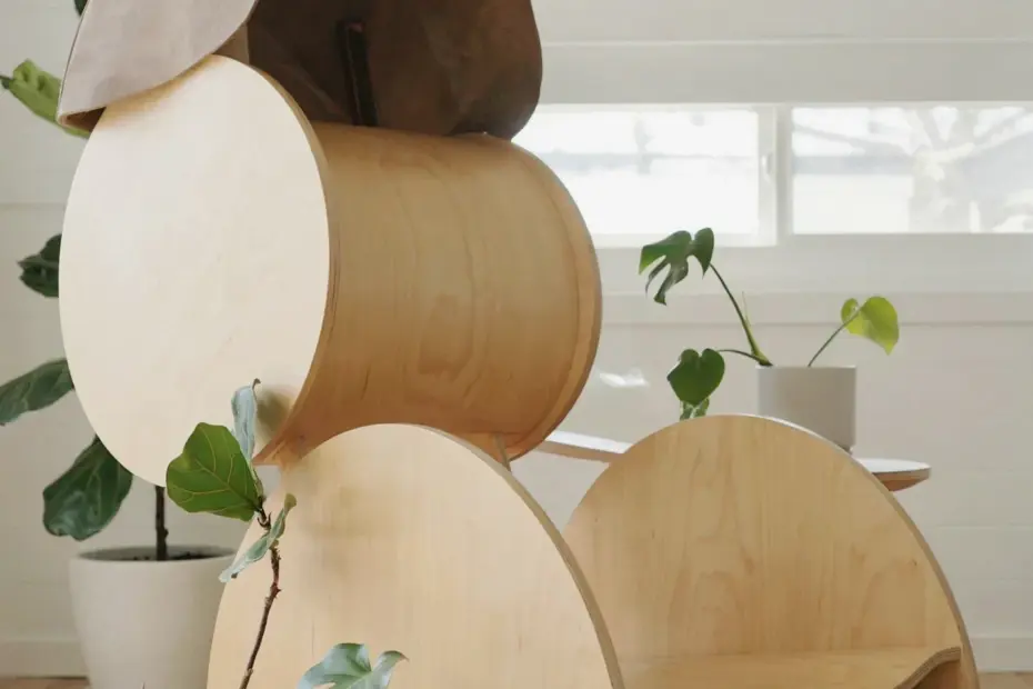 Plywood Rocking Chair Design: Minimalist Oval Rocker for a Cozy Fall Reading Nook